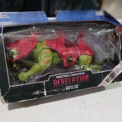 Mattel Master verse : Masters of the Universe - Revelation Battle Cat.  Never opened.  Box is a little damage  but it's still in good condition. 