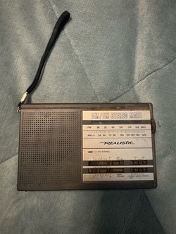Realistic AM/FM Stereo Mate Portable Radio