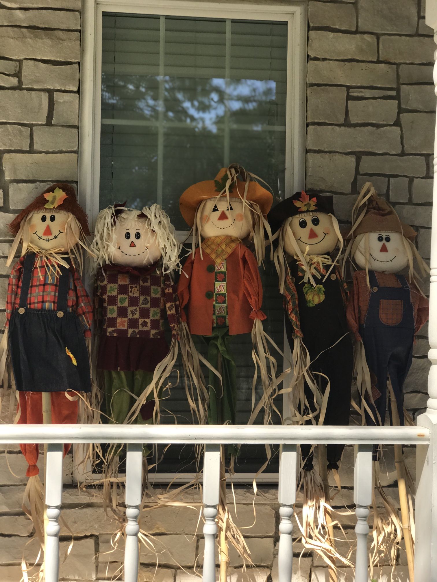 5 SCARECROWS- Two Are New