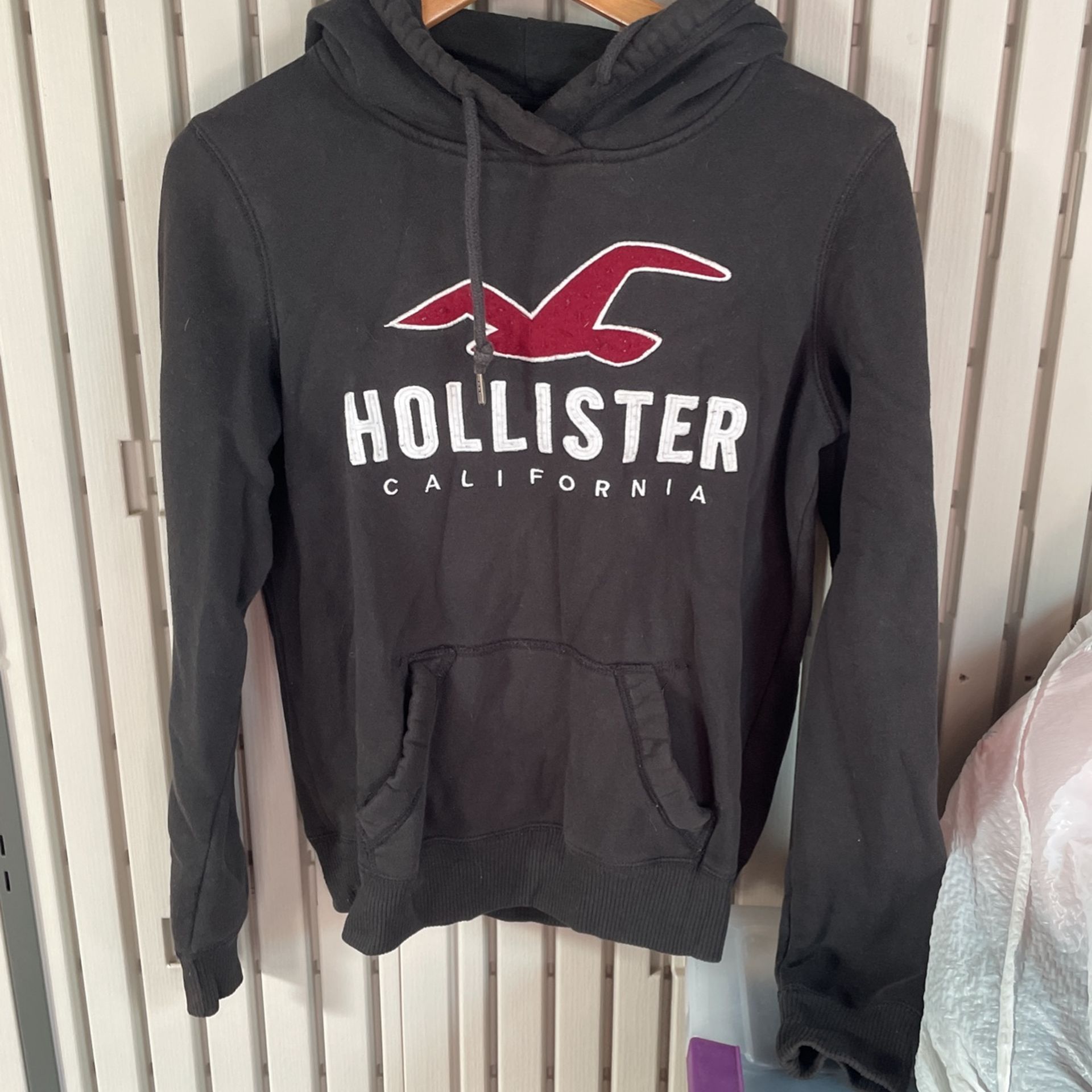 Black Hollister Hoodie. Youth XS