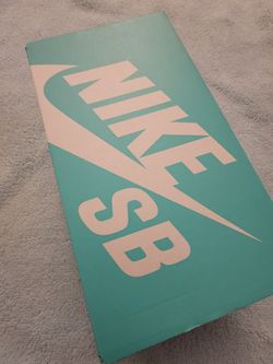 New Black Men's Nike SB Charge Slip On NIB 8.5
