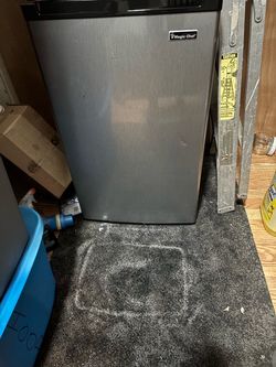Mini refrigerator
