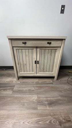 Storage cabinet
