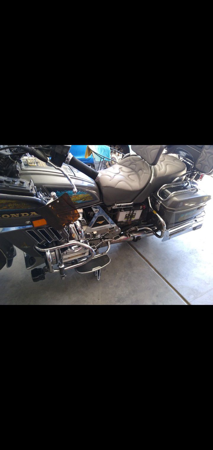 🎄Christmas Gift! 🎄 Runs Great! Honda Goldwing Motorcycle 1983 