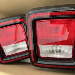 2024 Jeep Wrangler JL Halogen Rear Tail lights