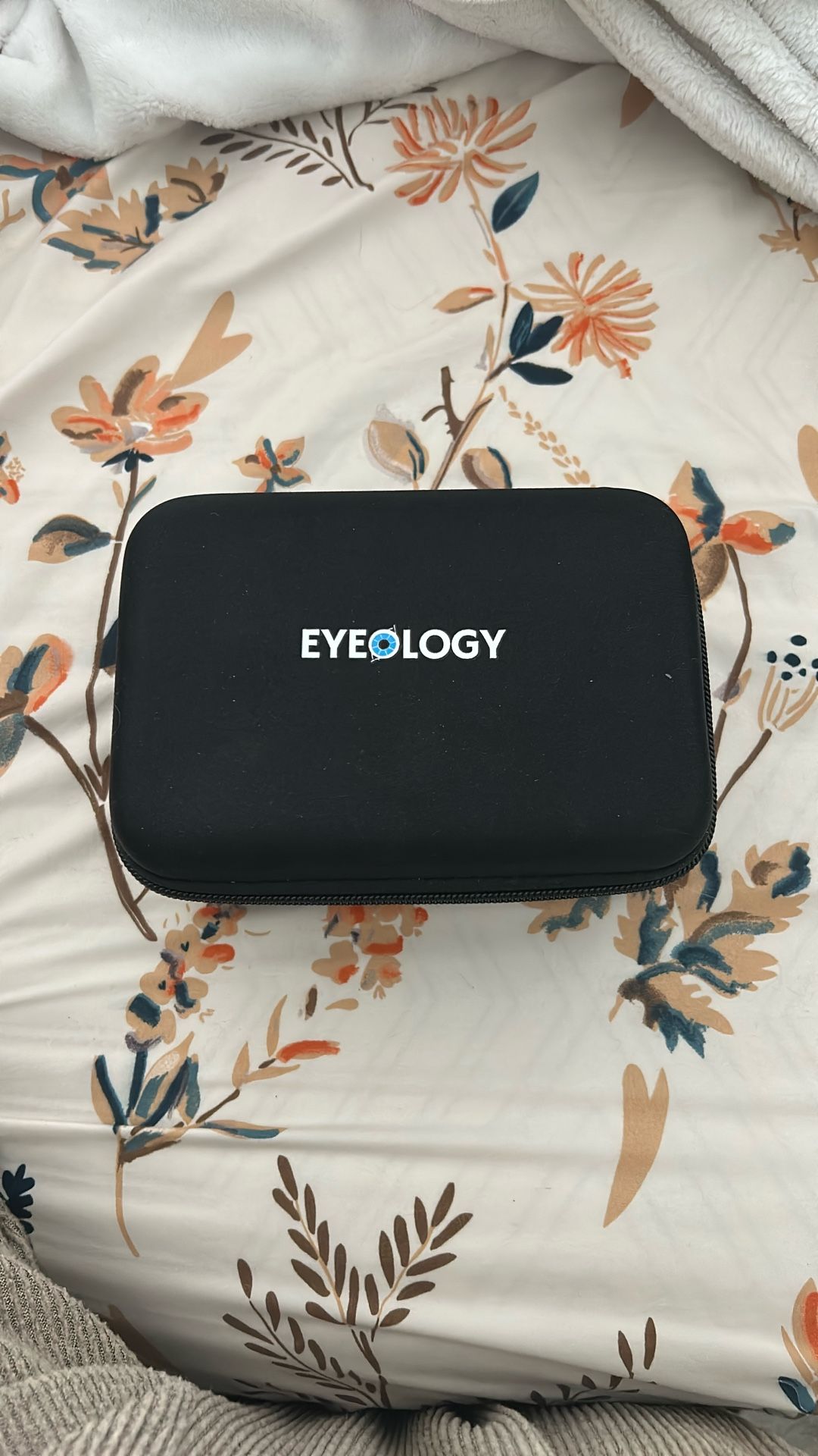 Eyeology Massager