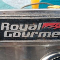Used Royal Gourmet 8 Burner Griller 