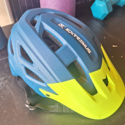 Bicycle helmet