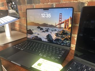 💻 2022 MacBook Air 13" M2 Chip - Midnight - Next-Gen Performance! 💻