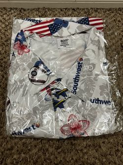 Padres Hawaiian shirt giveaway (S)
