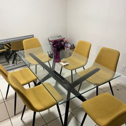 Glass Table With Dining Chairs 