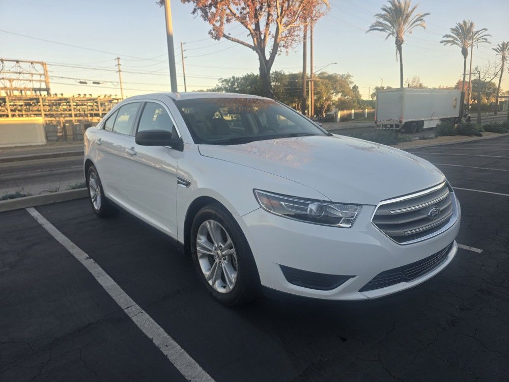 2016 Ford Taurus