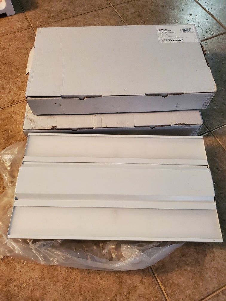 NEW - Two Maxlite 101158 Hl-090HF High Bay Linear Lights