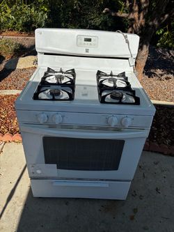 Kenmore stove - Used - White with Range good