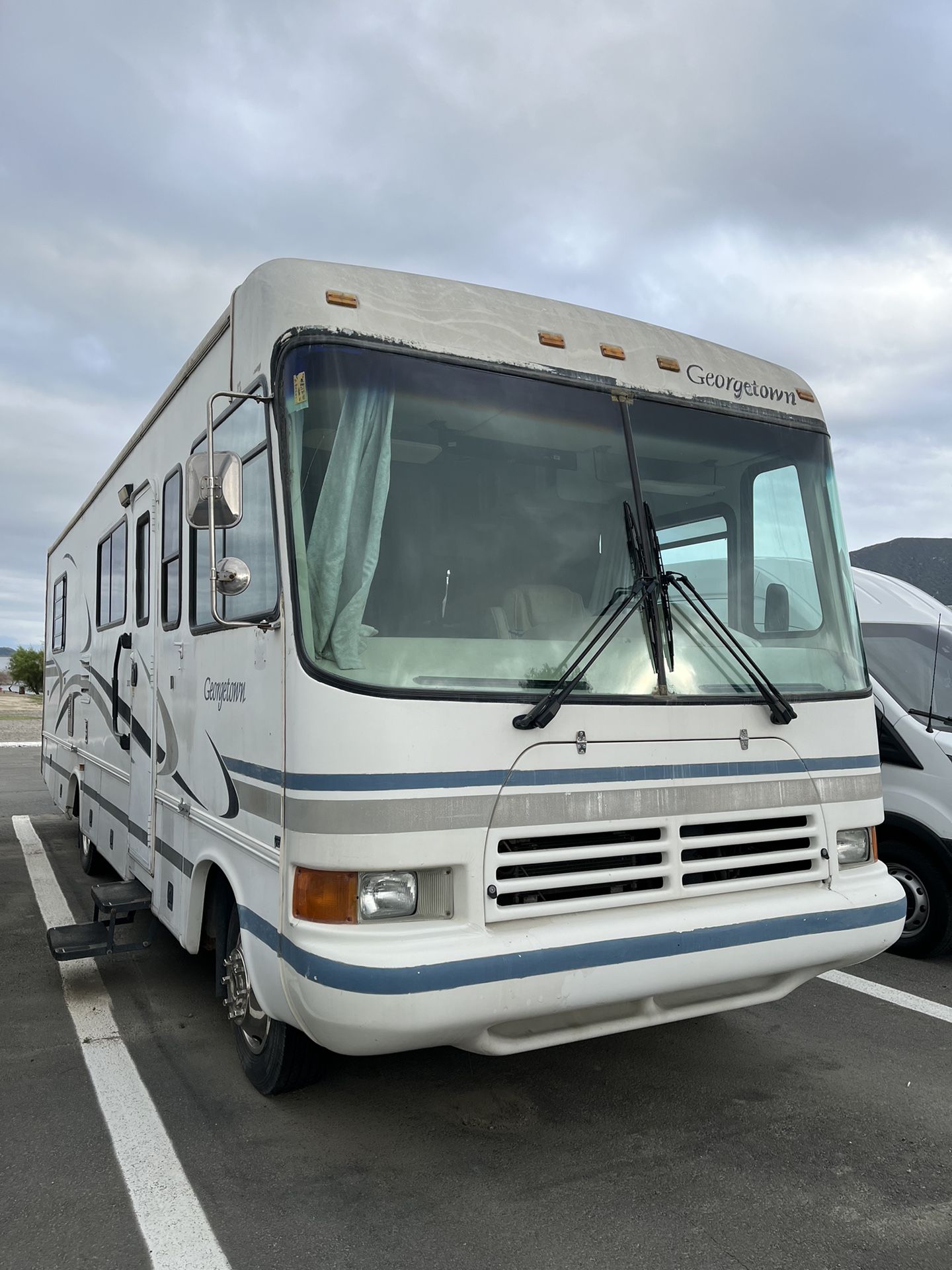 2000 Forest River Georgetown RV Ford V10 Triton Engine