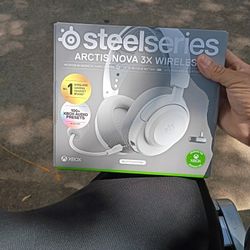 STEELSERIES ARCTIC NOVA WIRELESS GAMING HEADSET