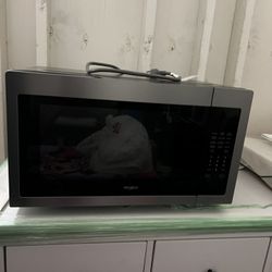 Countertop Microwave (Stainless Steel)