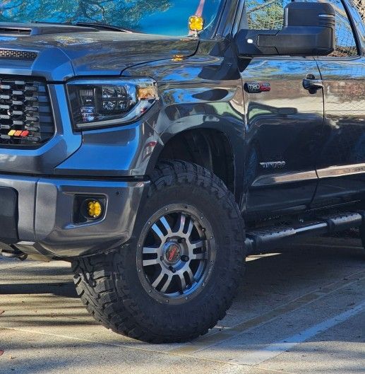 Rock warrior wheels tundra wheels 17" TRD