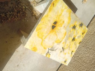 SMALL END FLORAL TABLE