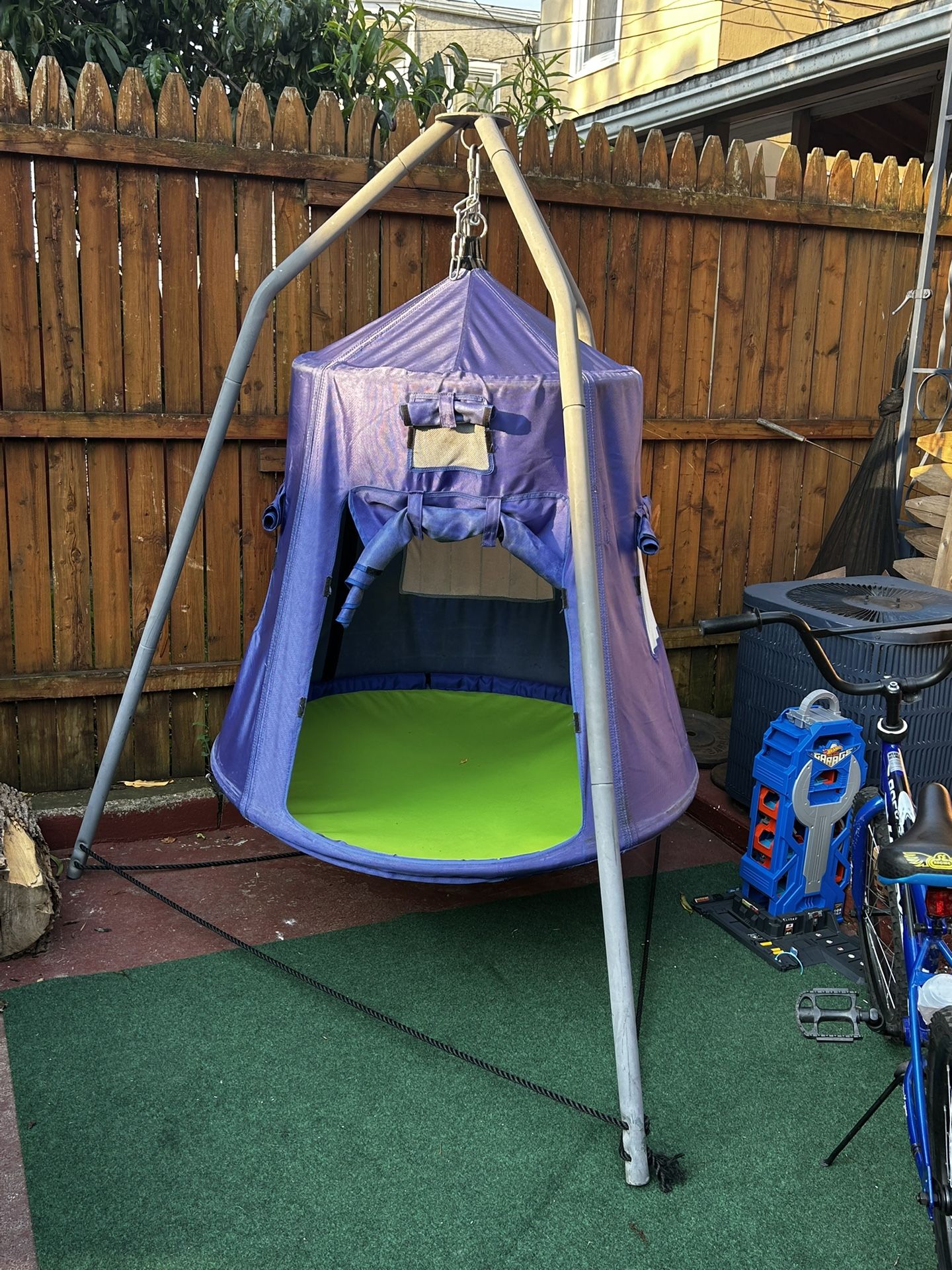 Kid Pod Hanging Tent Swing Sport Pod