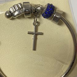 D’Bello Silver Tone Open Bangle Bracelet with Cross Charm and Silver and Blue Sparkle Beads NEW 