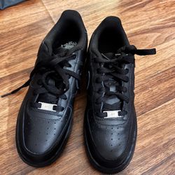 Brand NEW Boys Size 6Y Nike ‘07 Air Force Ones Low 