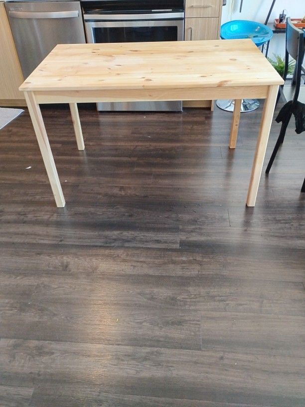 100% SOLID PINE KITCHEN/OFFICE TABLE BRAND NEW ABSOLUTELY GORGEOUS