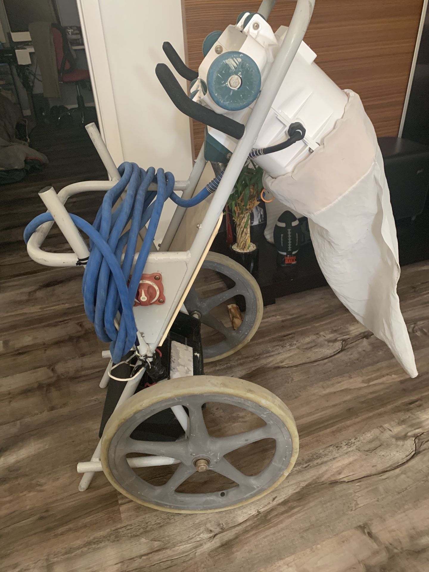 Hammerhead pool vacuum for Sale in Miami, FL OfferUp