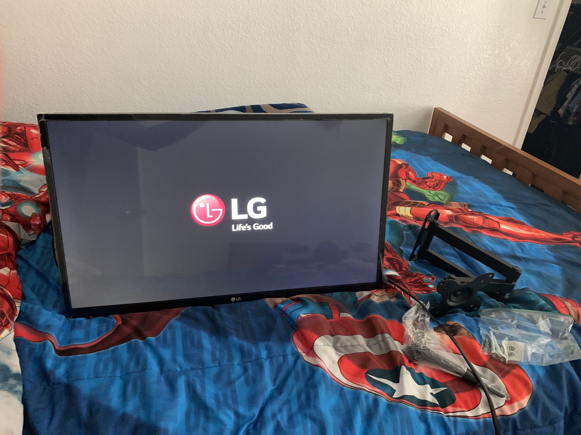LG 28” LED TV with Wall Mount