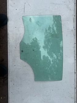 2008-2012 Chevy Malibú door glass