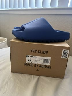 Yeezy Slide Azure