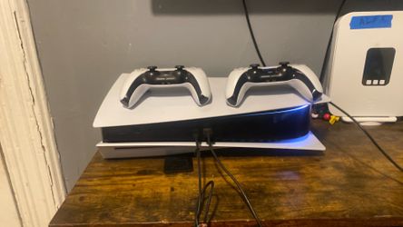 PS5 two controllers