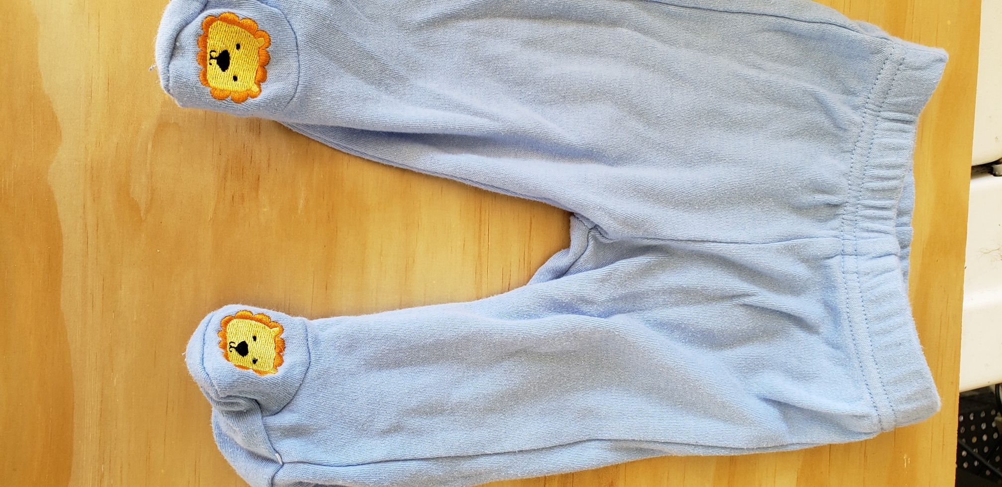 Warm clothes 0 to 3 mo.