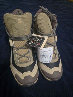 X Ultra 5 Mid GORE-TEX Hiking Boots - Women's size 9.5