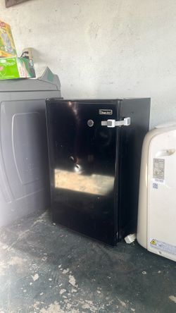 Mini fridge