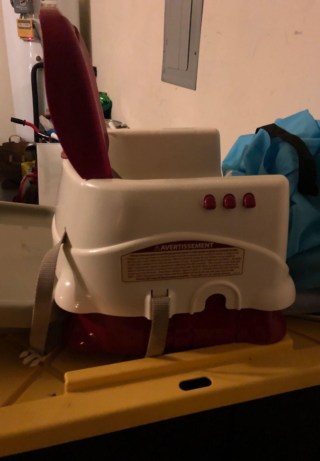 Booster Seat Fisher Price Brand with straps