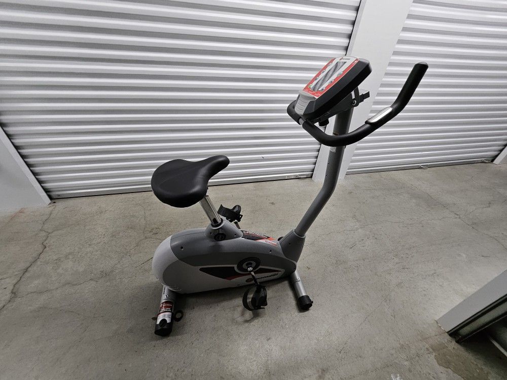 Schwinn 140 Upright Exercise Bike