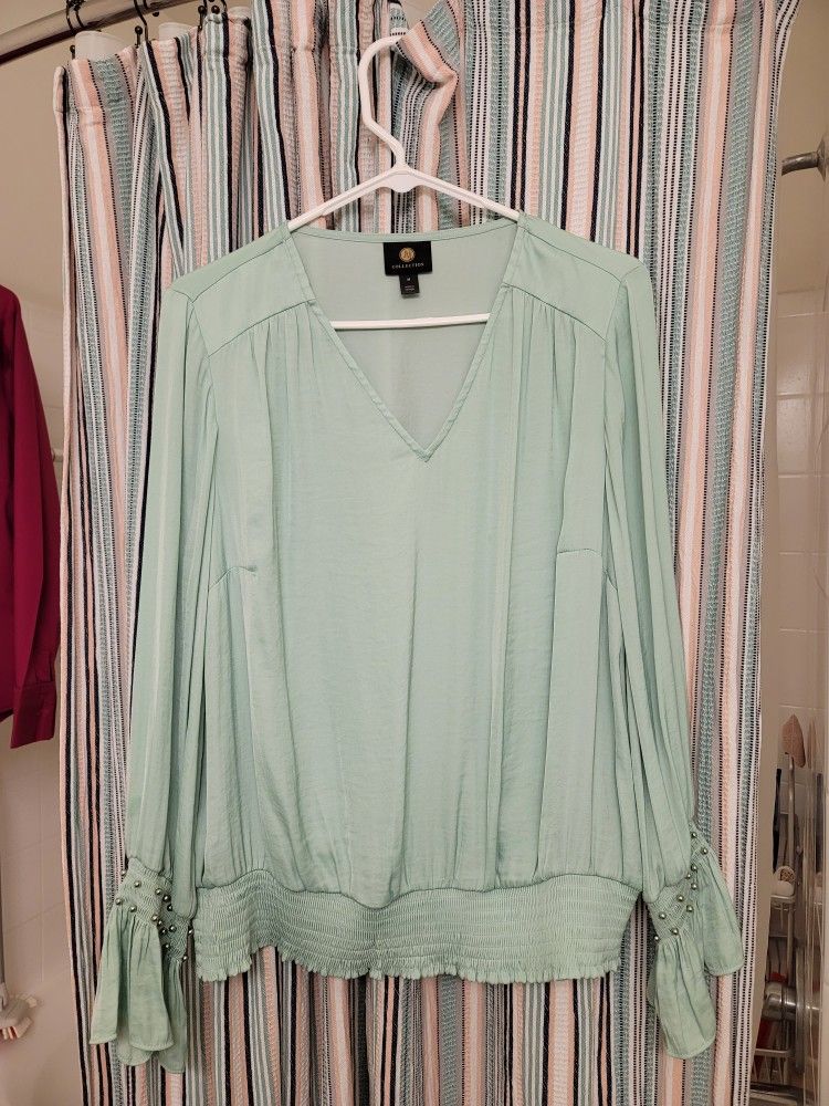 New - Women Blouse/Top, Size Medium