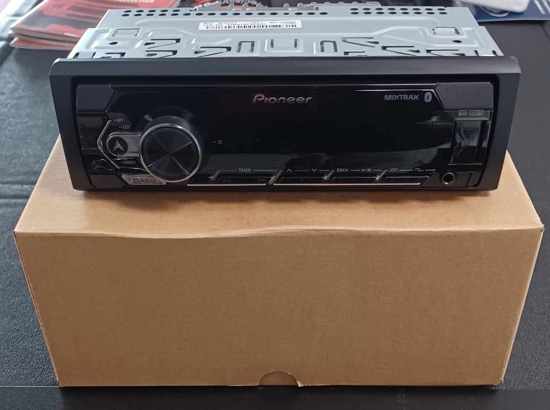 New Pioneer Bluetooth Radio 
MVH-S32OBT 