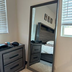 Leaner mirror 