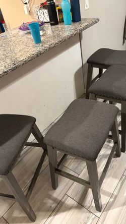 4 semi-new chairs
