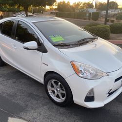 Prius C Two