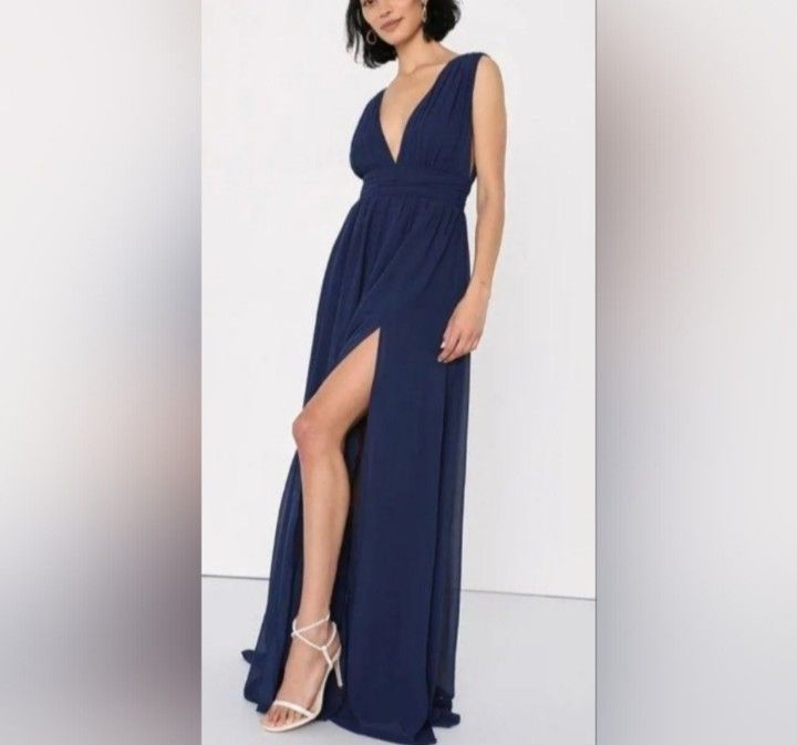 NWT Lulu’s Heavenly Hues Plunge V-Neck Sleeveless Maxi Dress Blue Size Medium