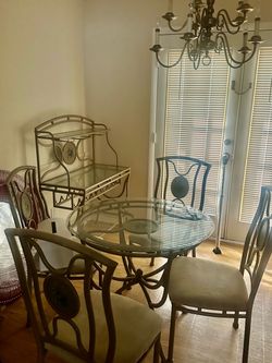 Moving Sale! Must Go Now!Round Glass Top Dining Table with 4 Chairs