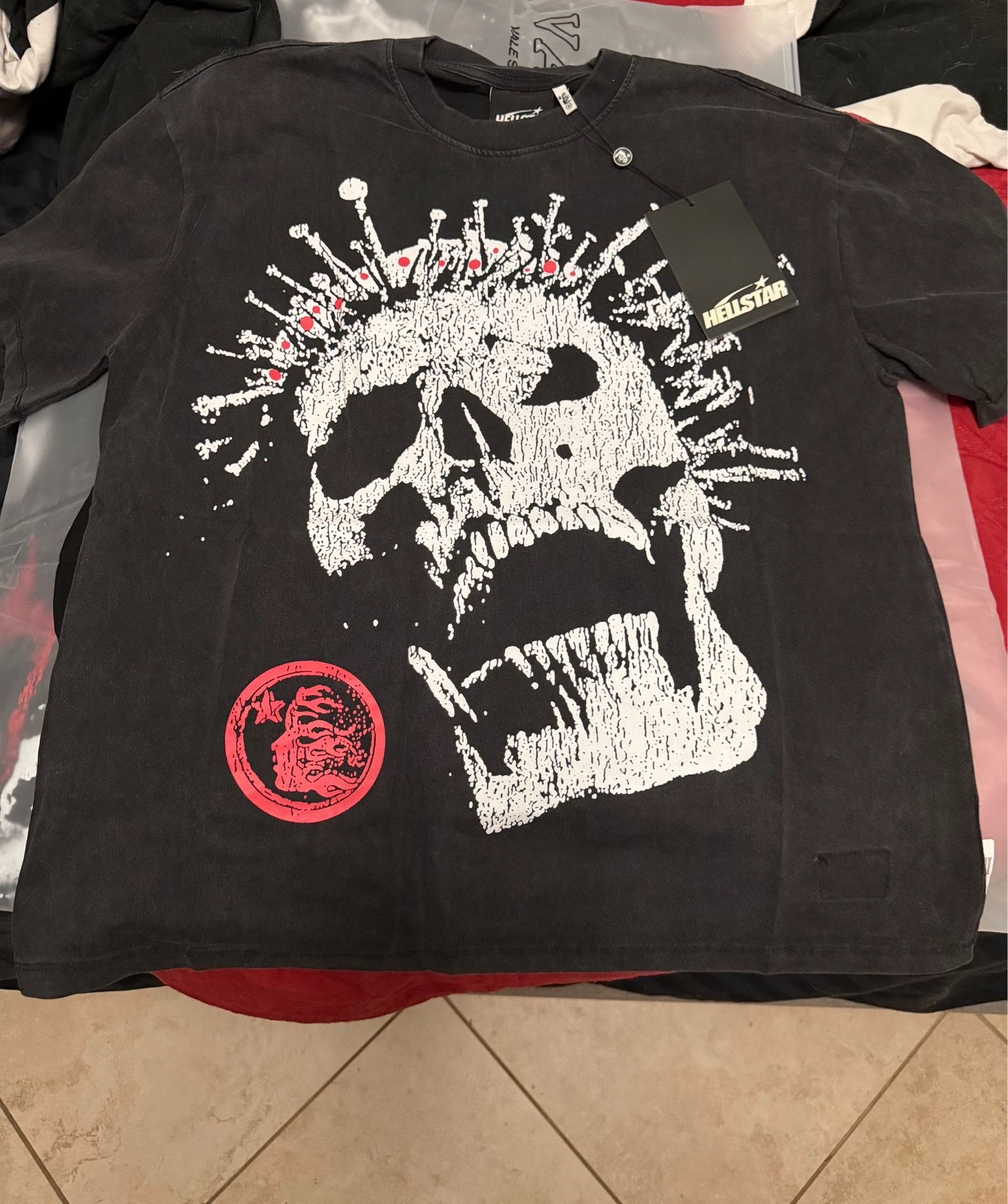 Crowned skull tee