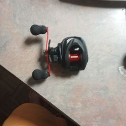 2 Bait Casting Fishing Reels 