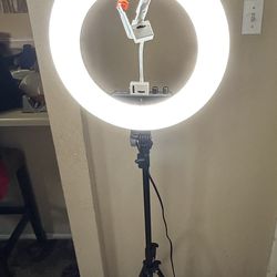 Namguang Venus Ring Light Adjusts To 67” 18w
