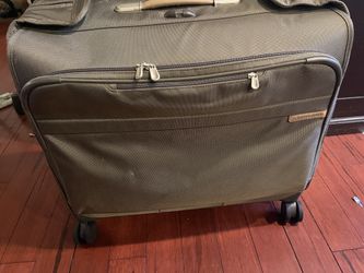 Briggs & Riley Baseline Wardrobe 24.5” Spinner Garment Bag Olive U177SP-7