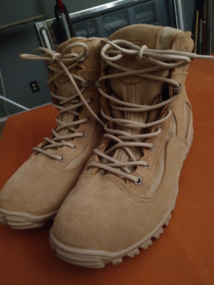 Belleville Military Boots Size 9.5 Tan