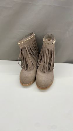 Michael Kors  boots. Item No 502 (Shopgoodwill)